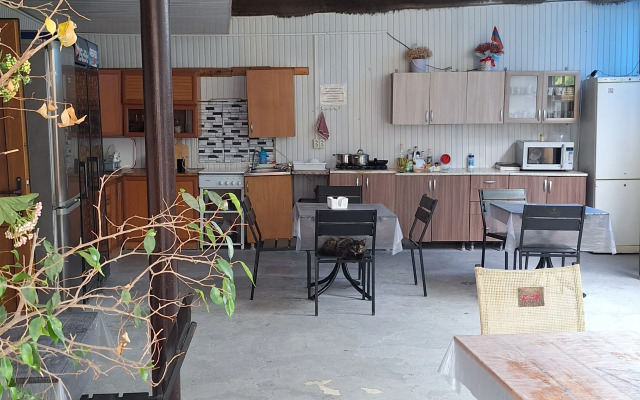 Anzhelika Guest House