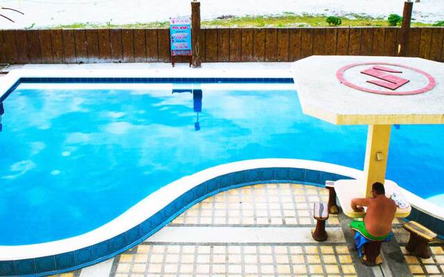 Suzuki Beach Hotel
