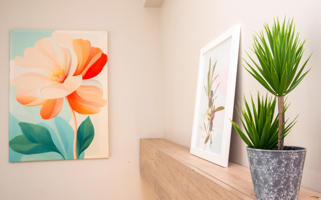 GG Home 1BR in Rainbow with Pool Flat
