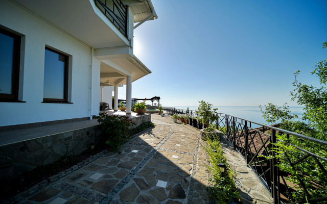 Solnechnyij Guest House