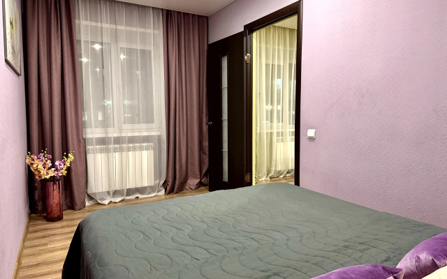 Квартира трехкомнатная рядом с ТЦ Тополь Cети апартаментов На время