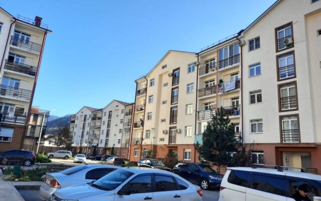 S 2 Spalnyami Ryadom s Podyemnikom Flat