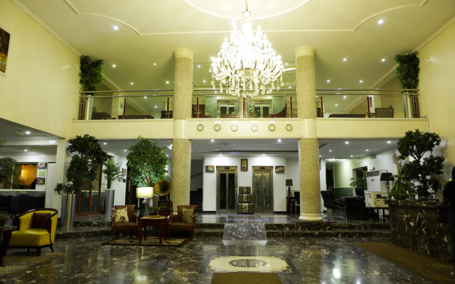 Отель De Rembrandt Suites