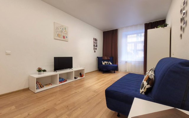 Semeynaya Dvuhkomnatnaya Ryadom S Nevoy I Novoy Gollandiey Flat