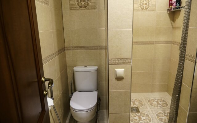 Den i Noch na Profsoyuznoy hotel