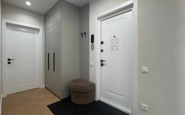 2-komnatnye HomeApart Surganova, 80 Apartments