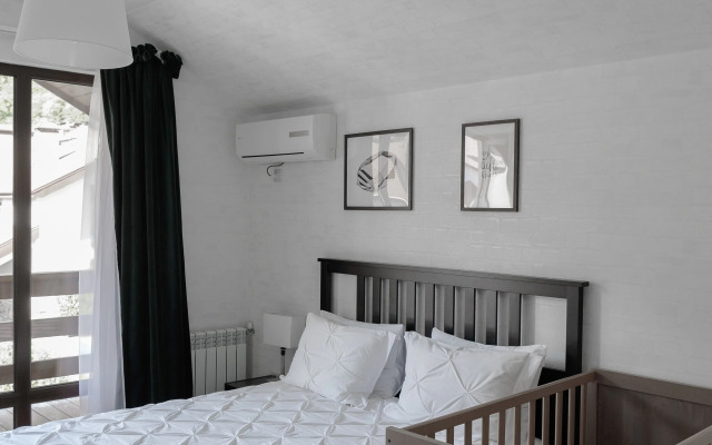 Частный Дом напротив казино с личной парковкой