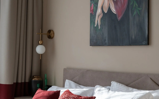 Granat s Basseynom i Mangalnoy Zonoy Villa