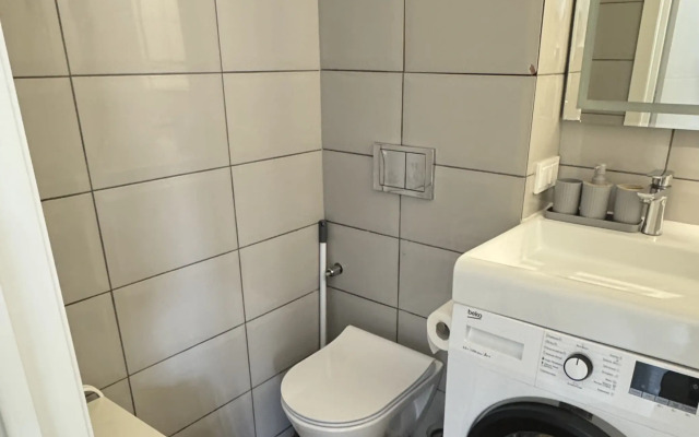 Uyutnaya studiya ne daleko ot tsentra Flat
