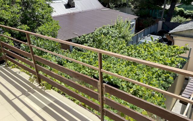 Апартаменты 377 Херсонская 75