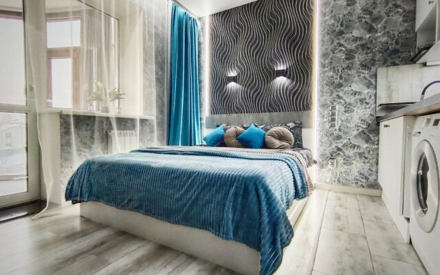 Guru c Laundzh Zonoj na Balkone Flat
