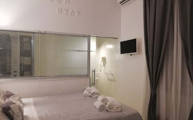 White Room Mini-Hotel