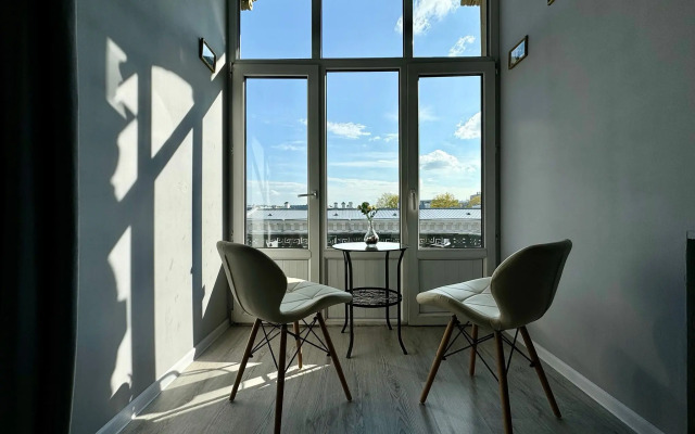 Апартаменты SivakApart c балконом на Невский и видом на набережную