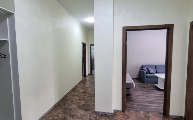 Апартаменты двухкомнатные в центре с террасой