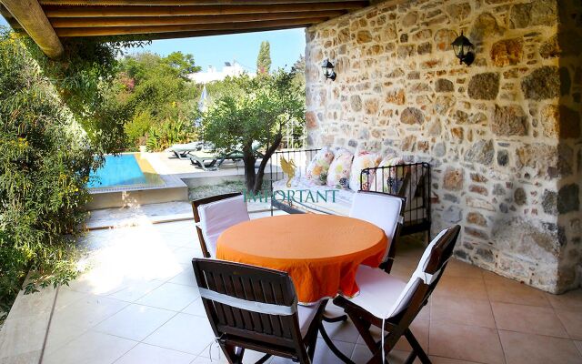 Limon by Important Group Travel Villa