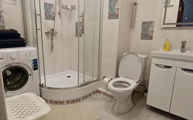 Prostornye Apartamenty V Tsentre Sochi Naprotiv Tsirka Flat