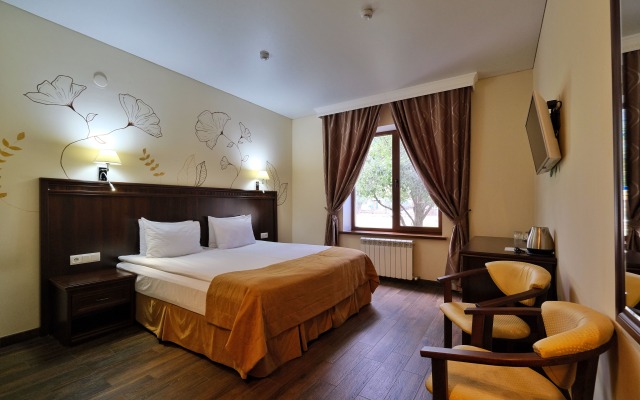 GrandShale Hotel