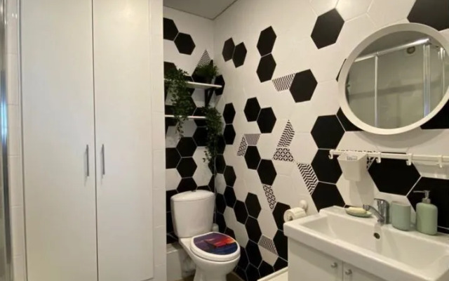 Na Prospekte Dzerzhinskogo 45 Flat