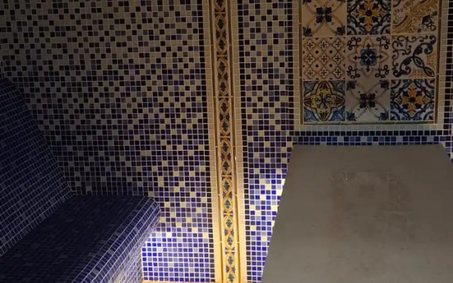 V Maslovo s Basseynom, Khamamom, Baney i Bilyardom Private House