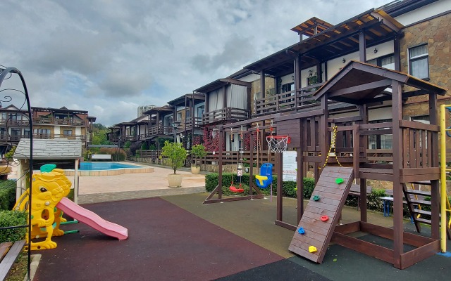 Apartments Mandarin Park