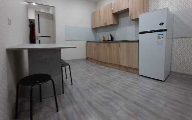 Апартаменты на Гамзатова 7 (447)