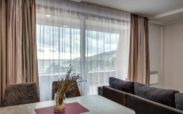 Surname Deluxe Apartments 19