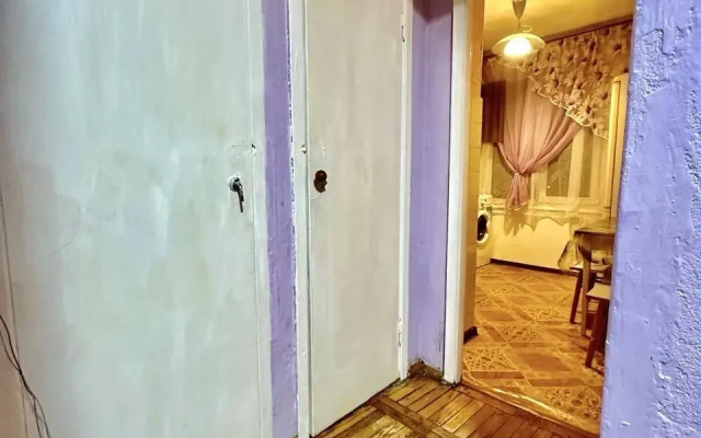 Квартира Трехкомнатная Молодёжная 12