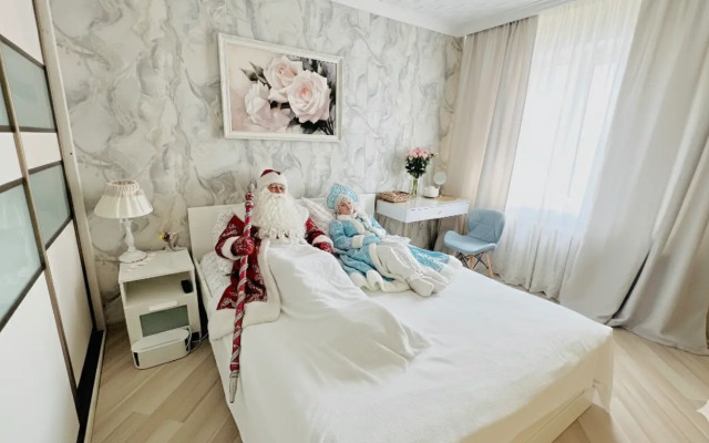 U Metro Pushkinskaya Flat