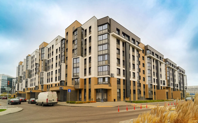 stil'naya dvuhkomnatnaya VIP na beregu reki Flat