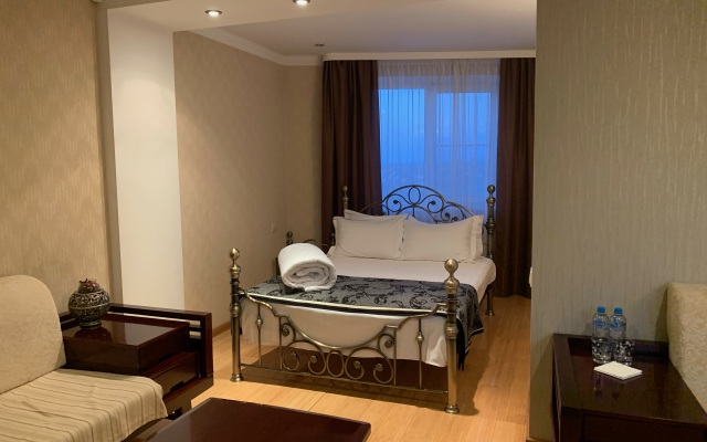 Verhnie Pechory Guest House