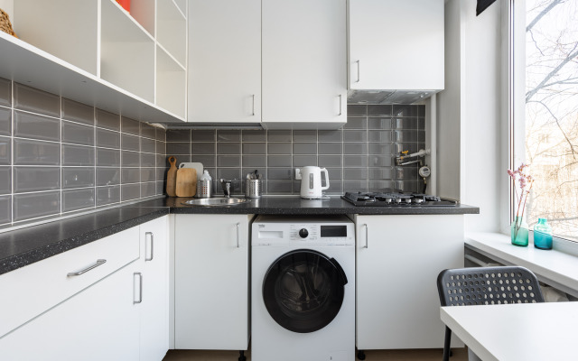 912 U Parka Pobedy Apartment