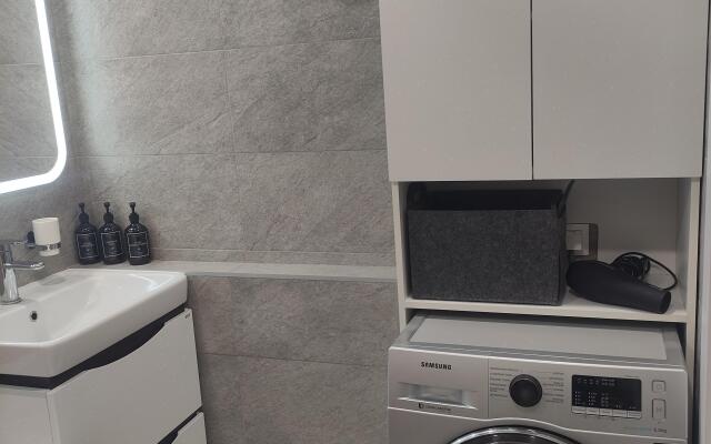 Dvukhkomnatnaya Kvartira V Samom Tsentre Flat