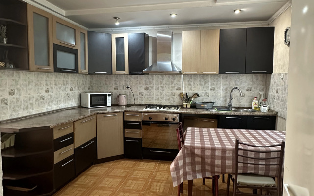 V Cherte Goroda Private House