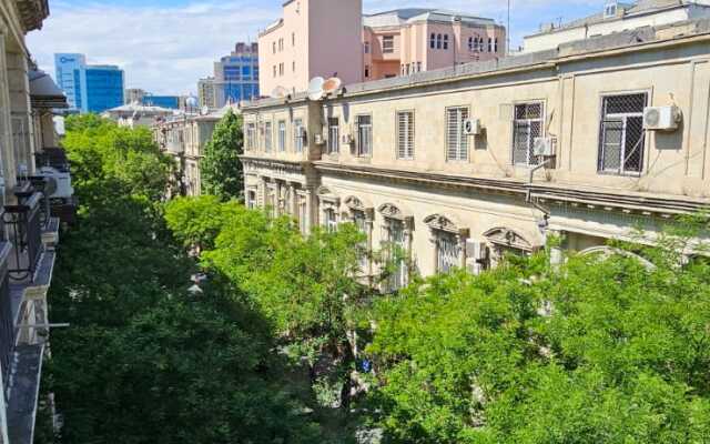 Отель NH Old City Hotel