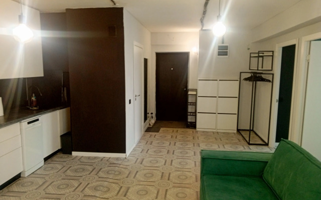 V Shelekhove Flat