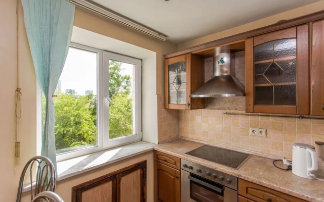 Na Ul. Pologaya 24 Flat