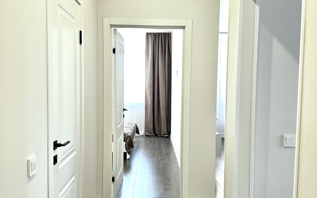 Dvukhkomnatnye Vozle ZhD I Naberezhnoy Apartments