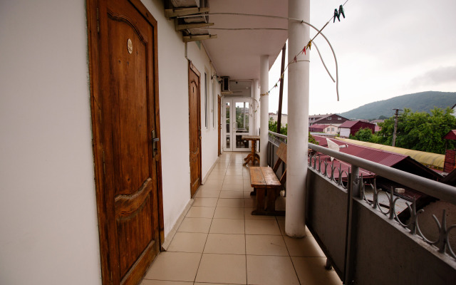 Green Oasis Vavilon Guest House