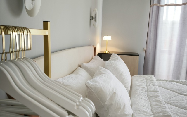 Sovremennye na Nemige Tsentr Apartments