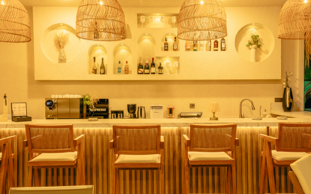 Los Suites Apartment Hotel