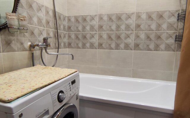 Квартира двухкомнатная рядом с торговым центром