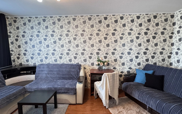 Na Sviyazeva 32 Flat