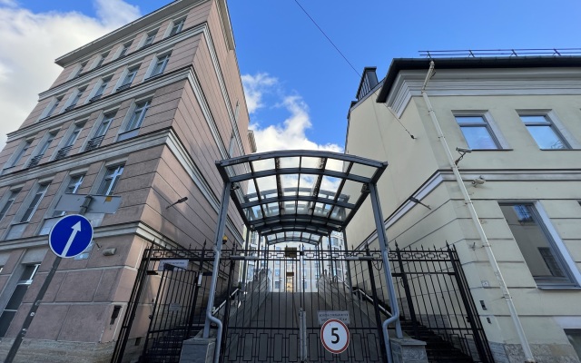 Апартаменты The Bridge Apartment