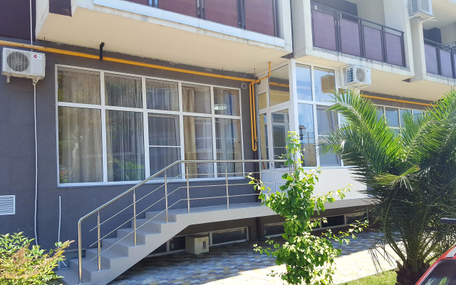 S Otdelnym Vkhodom Flat