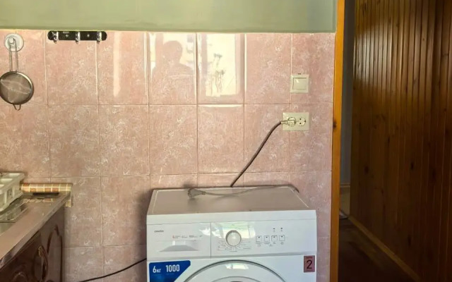 Flat Trekhkomnatnaya Kvartira U Morya