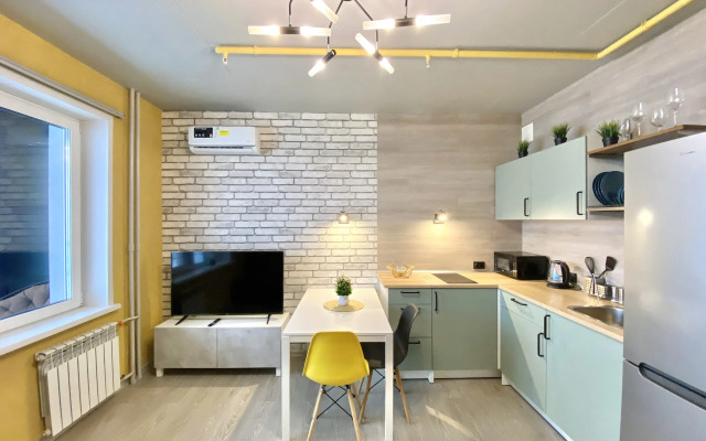 Dvukhkomnatnaya Studiya S Panoramnym Vidom Na R. Ob Apartments