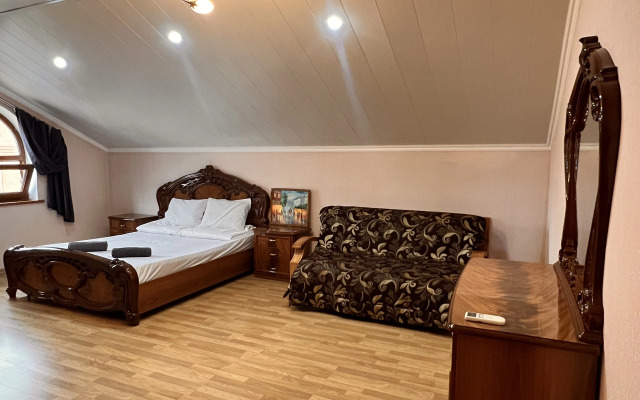Magic Club Na Naberezhnoy Guest house