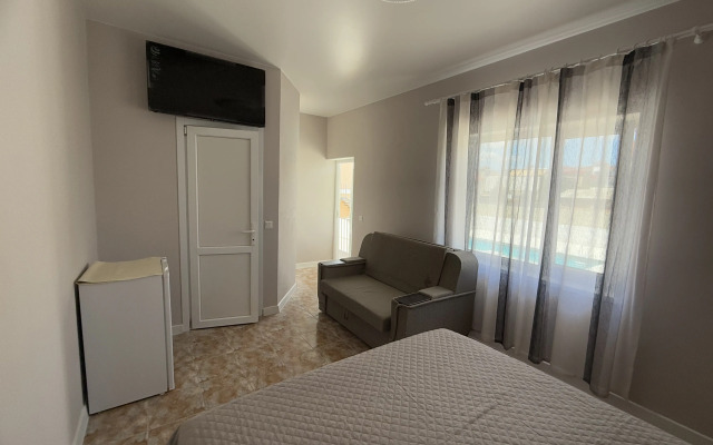 Taraktash Guest house