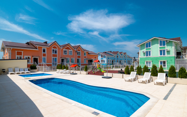 S Kruglogodichnym Basseynom I Prekrasnym Vidom Apartments