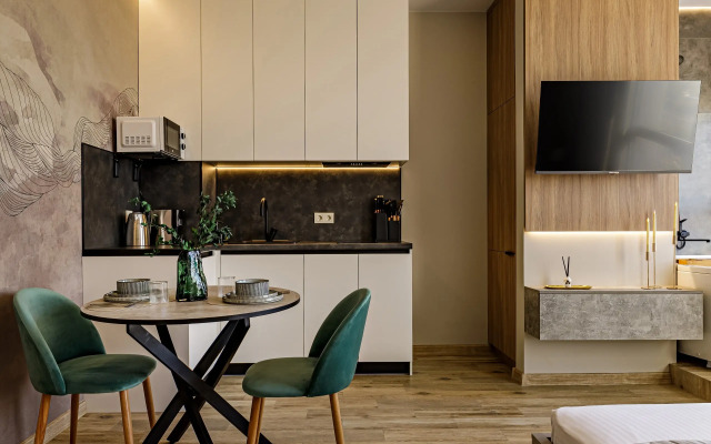 Апартаменты VIP студия с роскошной ванной у панорамного окна